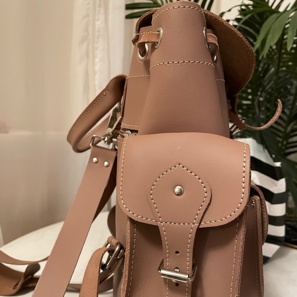 Leather backpack - Picture 2 of 7